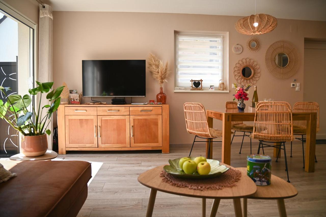 214 A'Coeur Villa Hindisheim Bagian luar foto